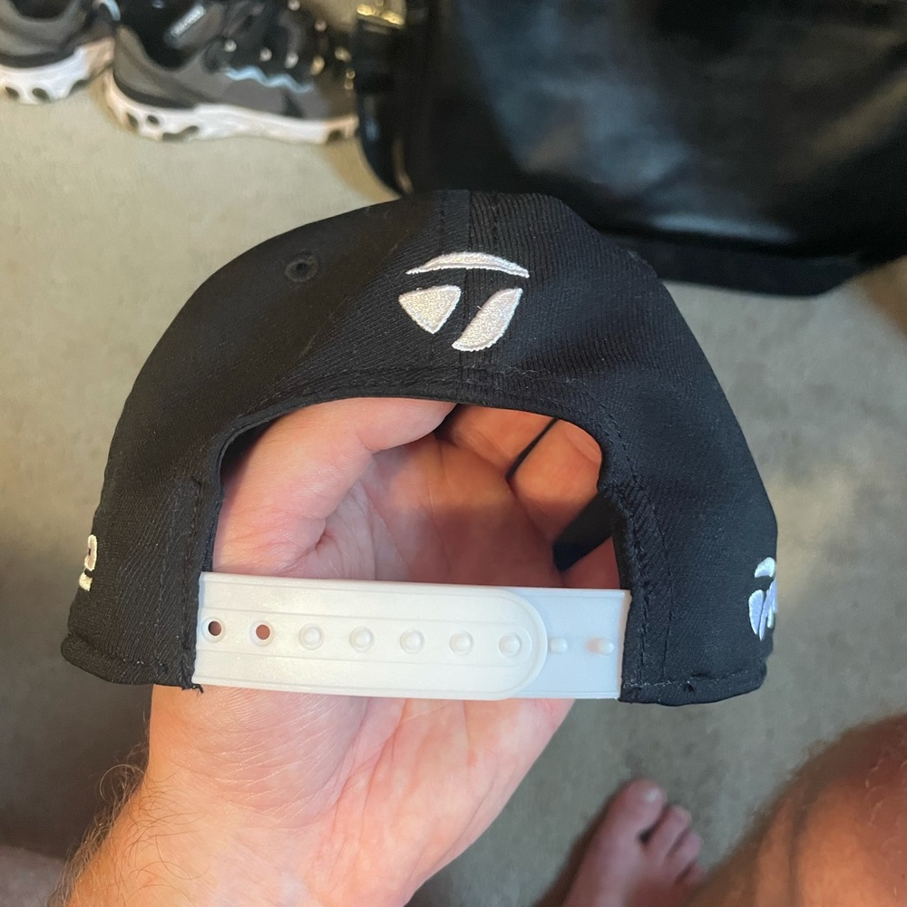 NWOT Taylormade SIM2 golf hat.